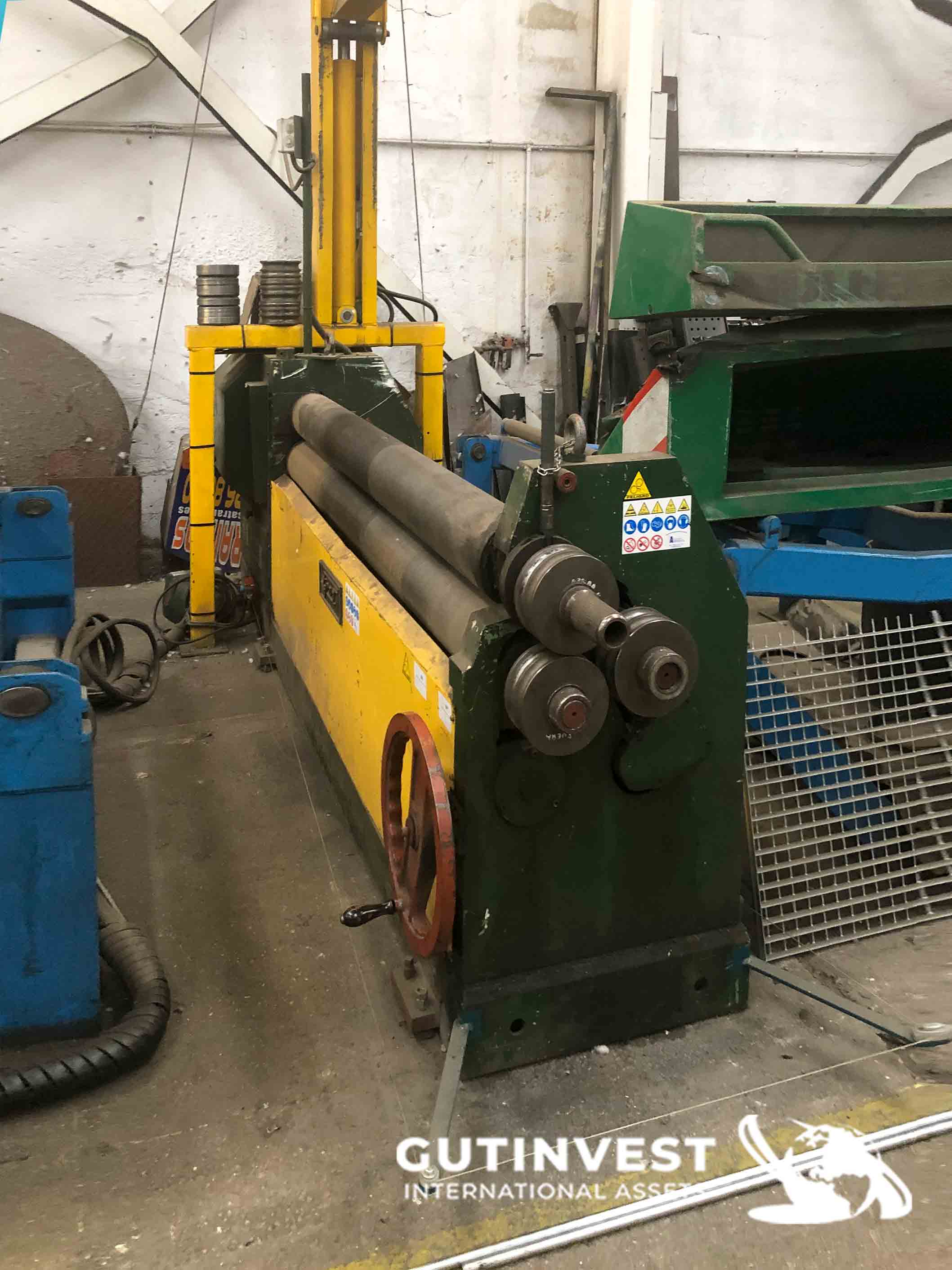 Bending roller cylinder for metal