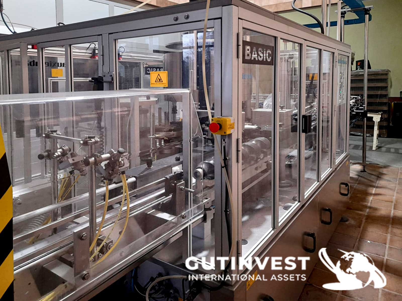 Rotary labeling machine 10.000 bottles/hour