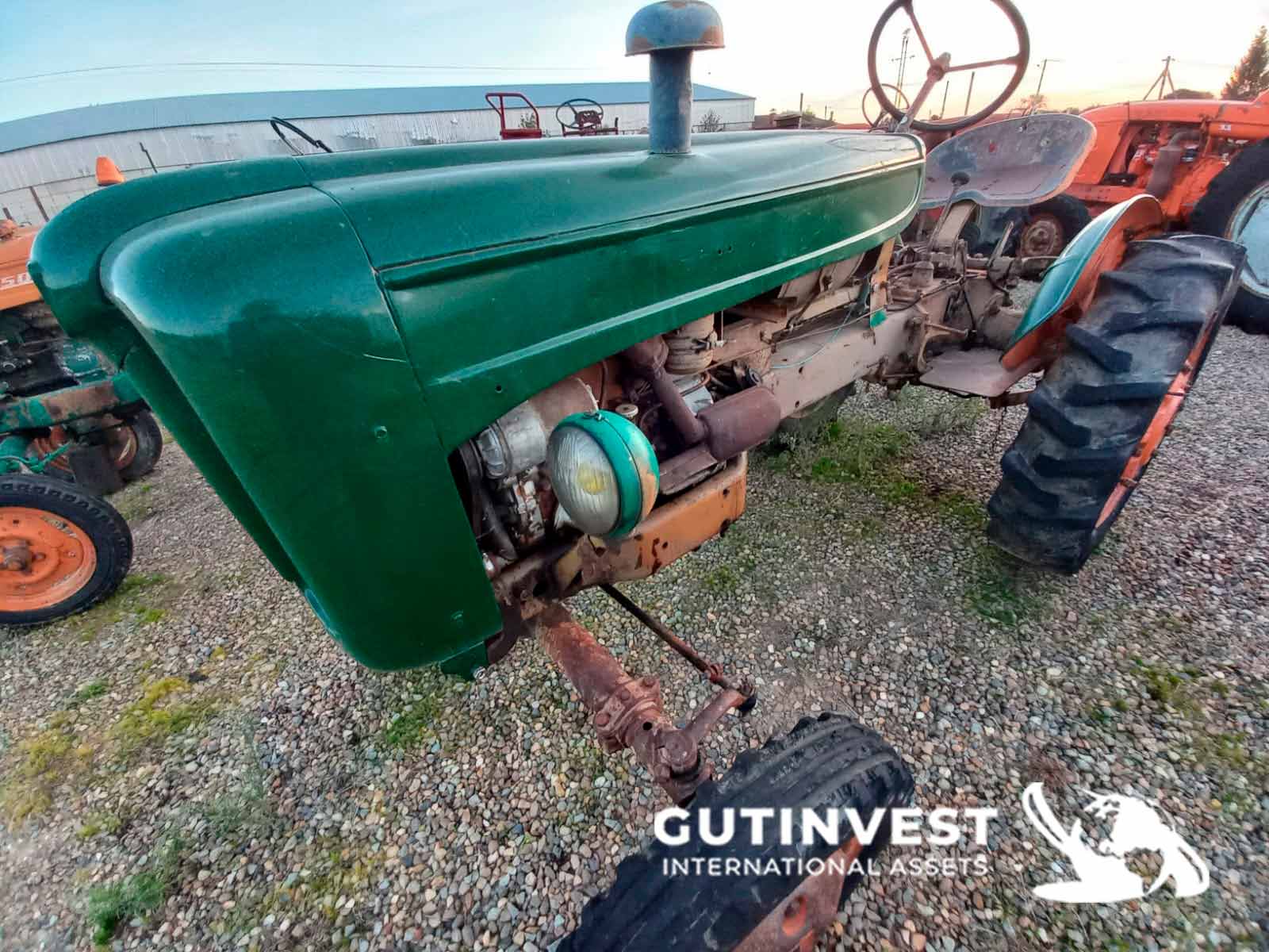 Agricultural tractor