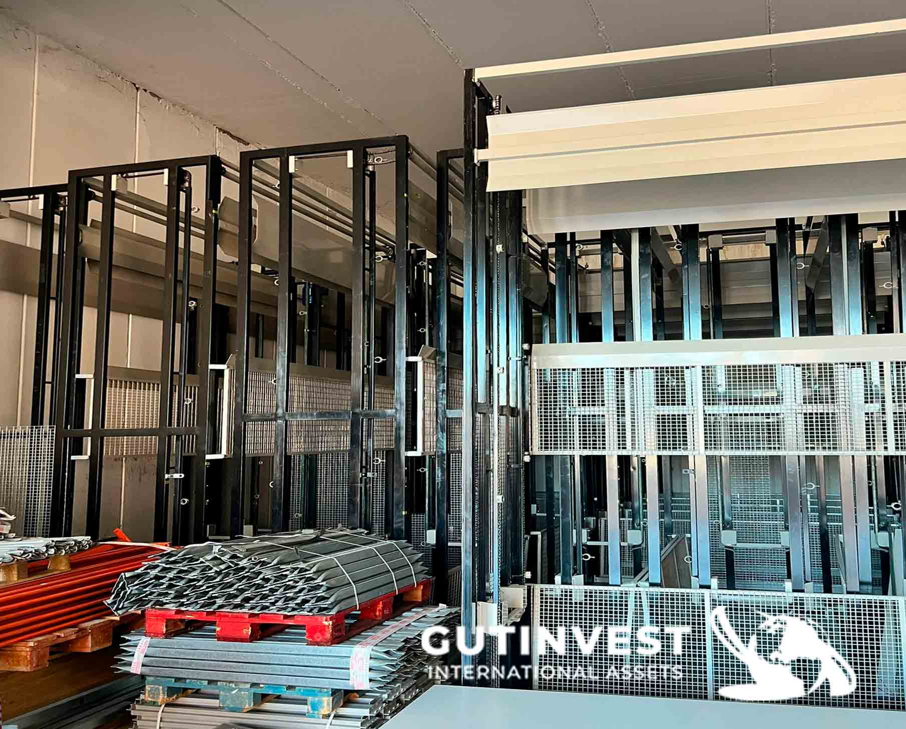 Norias for storage of garment hung