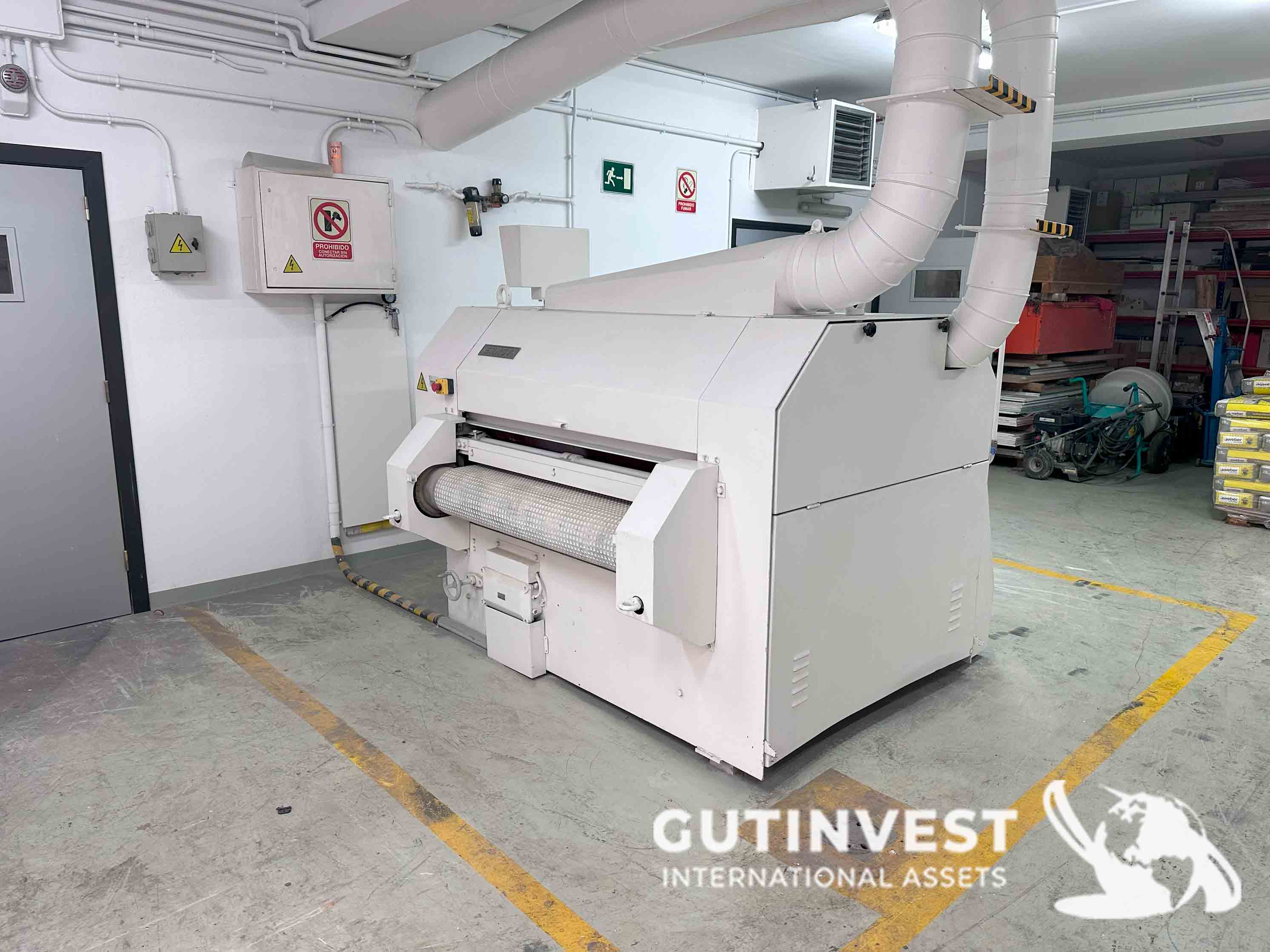 Deburring machine for wood