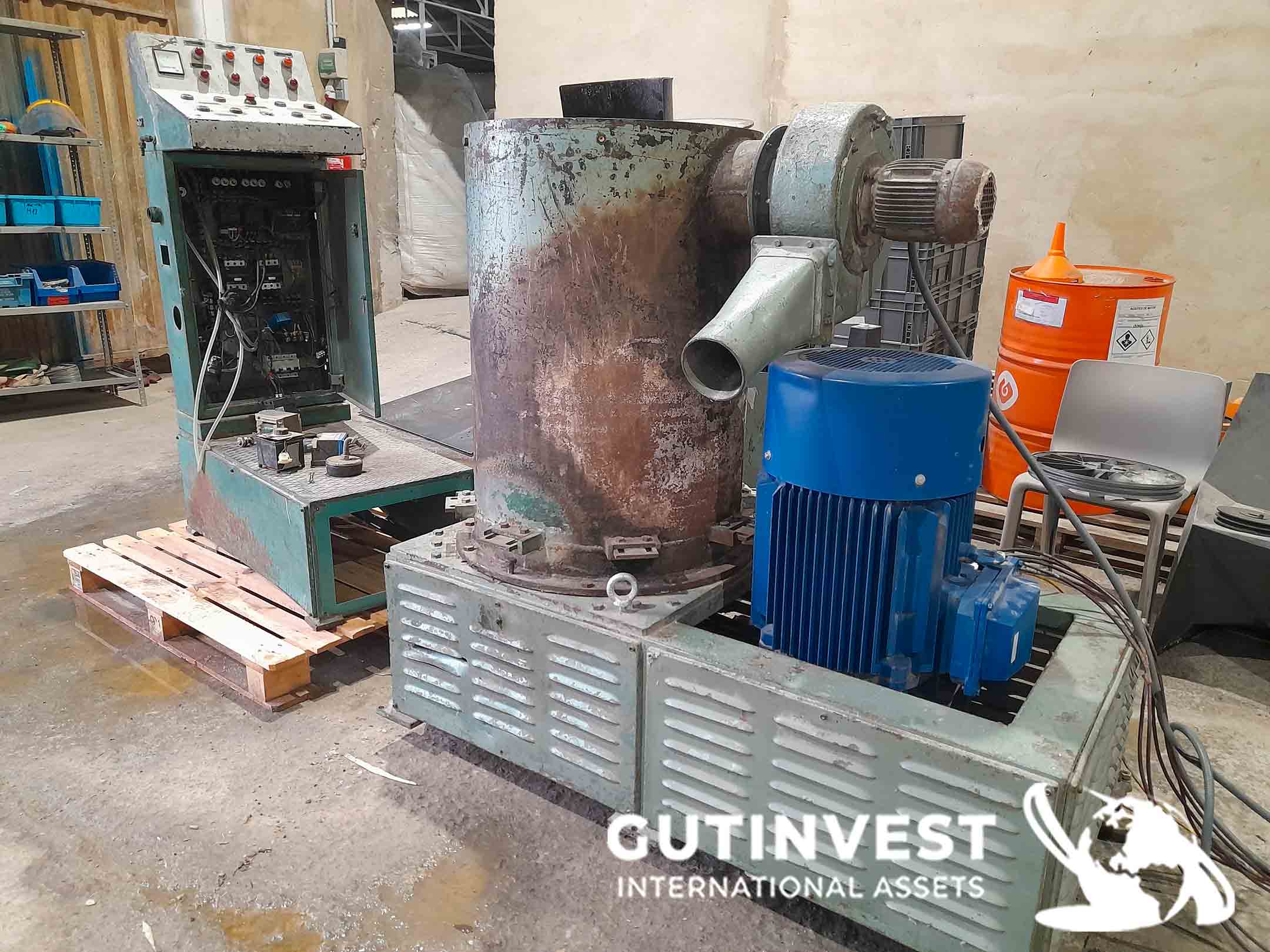 Plastic agglomerator