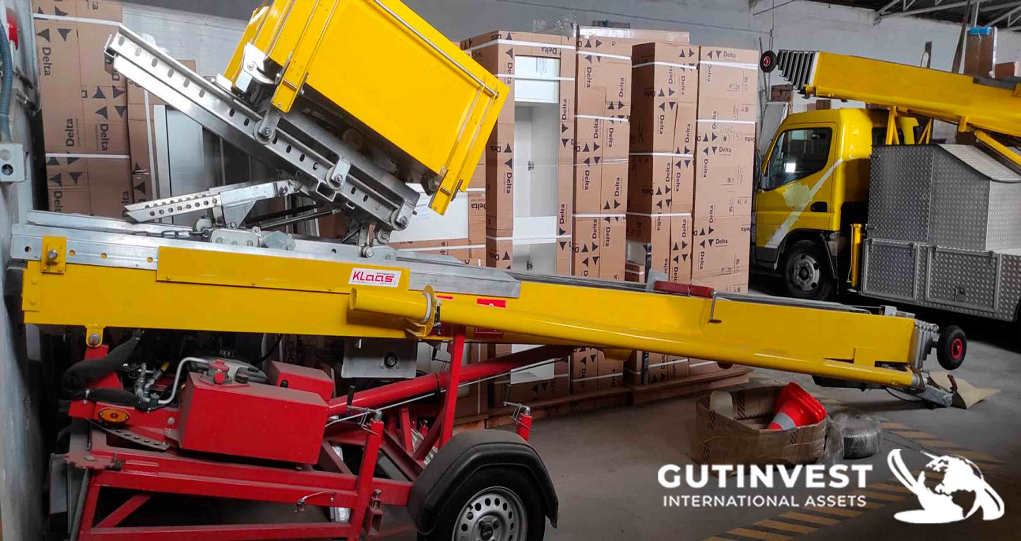 Inclined lift crane