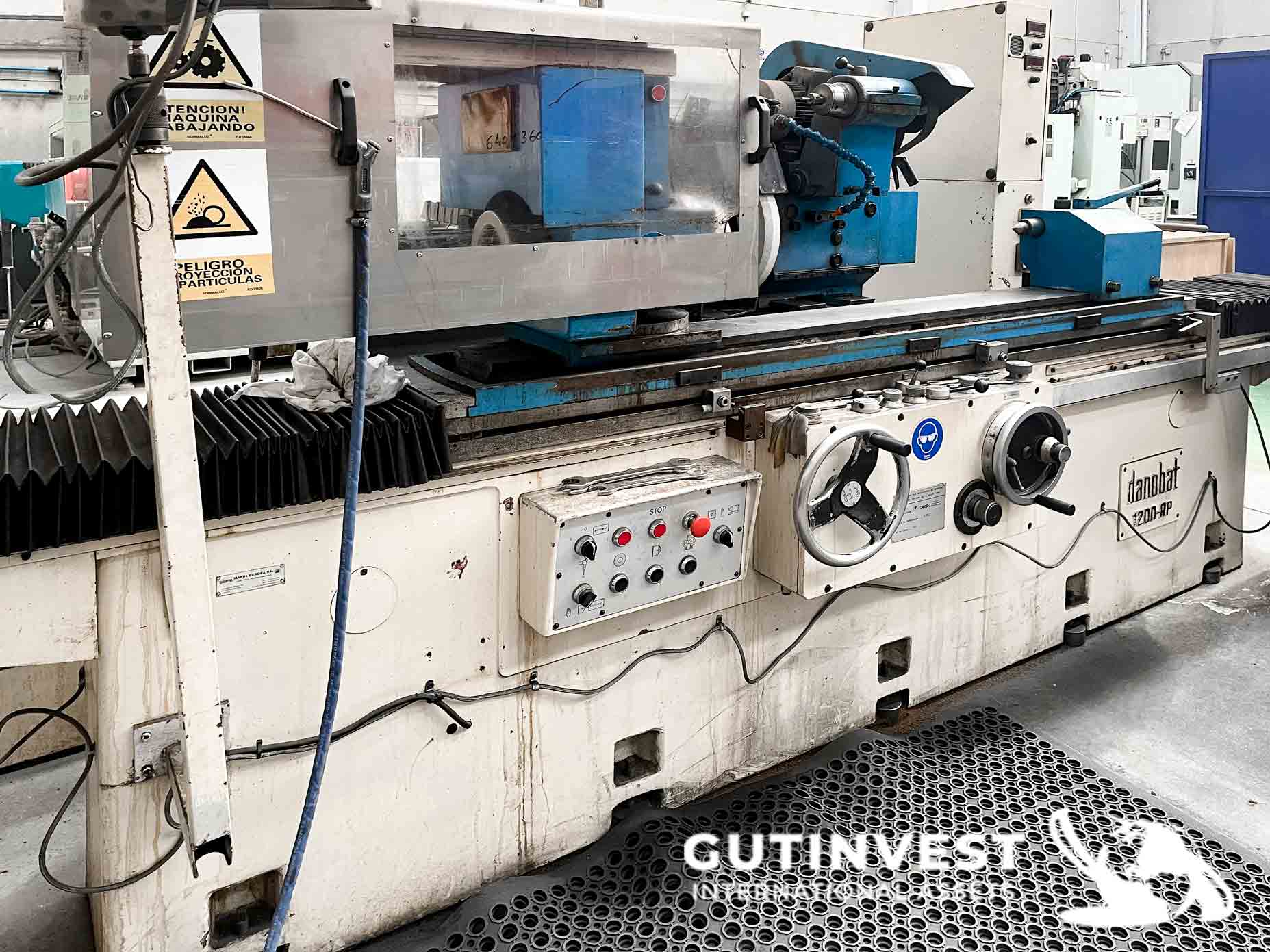 External and internal grinding machine