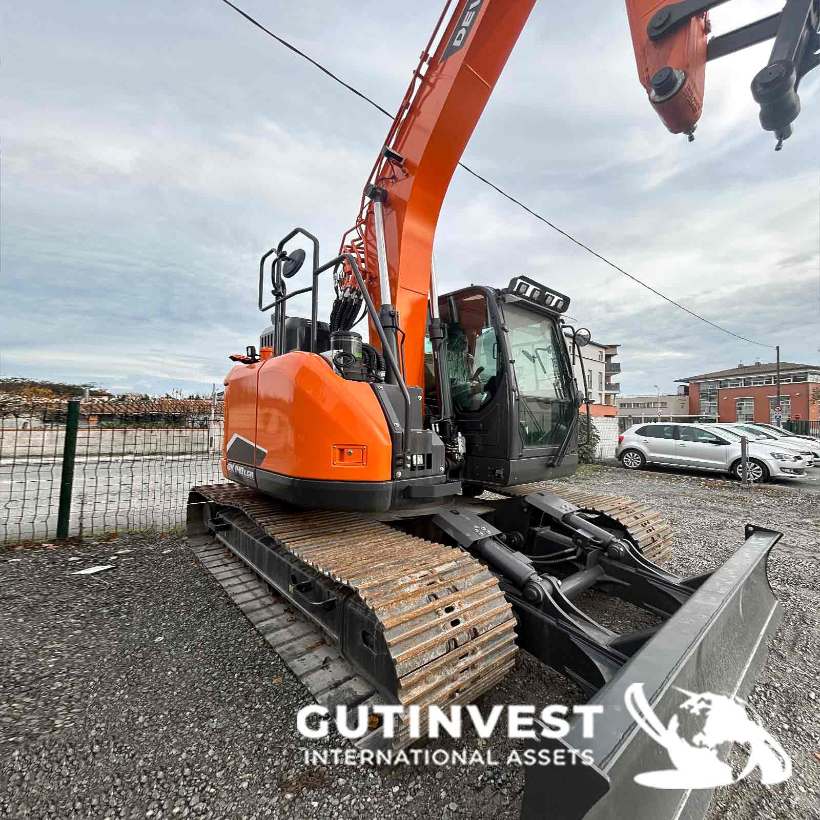 Crawler excavator