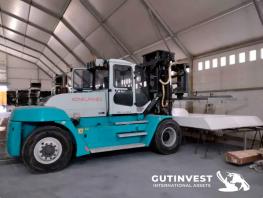 (x2) Forklifts trucks of various capacities - Construction equip-