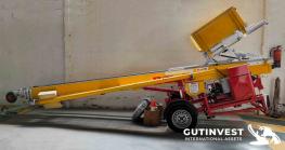 Inclined lift crane trailer