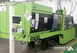 (x4) Plastic injection molding machines with robot- 200 to 1400Tn